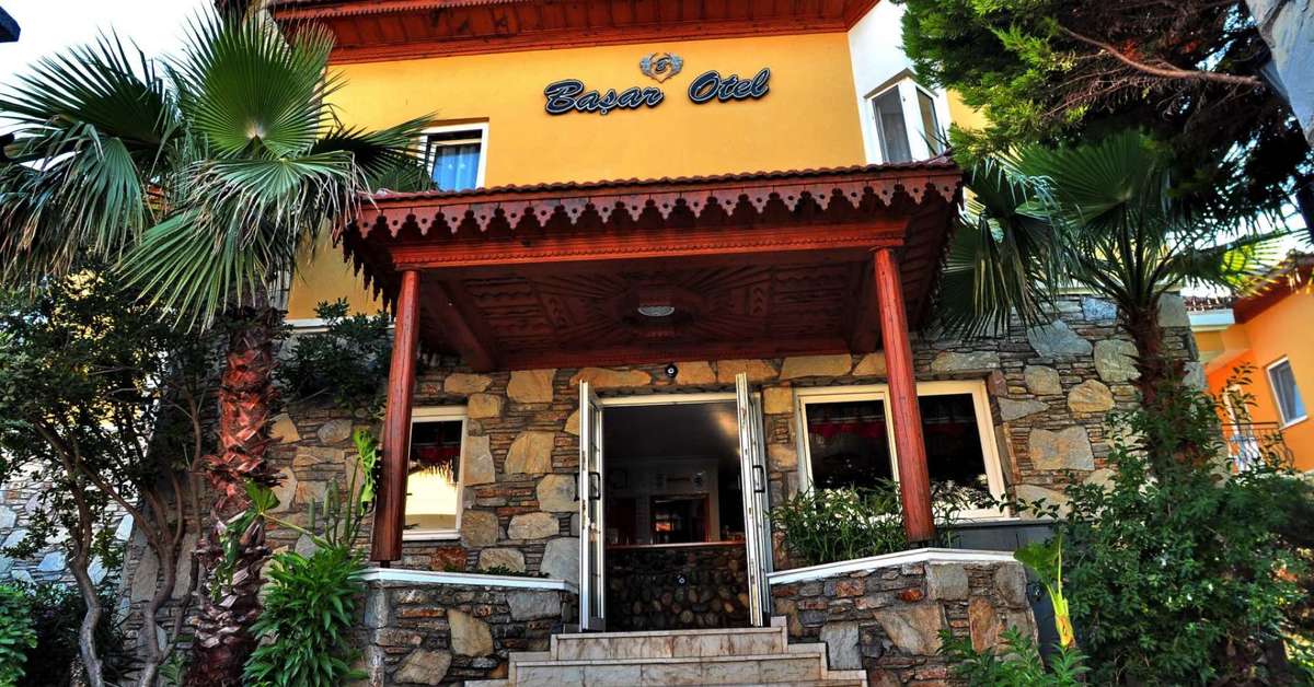Een foto van de buitenkant van Basar Hotel