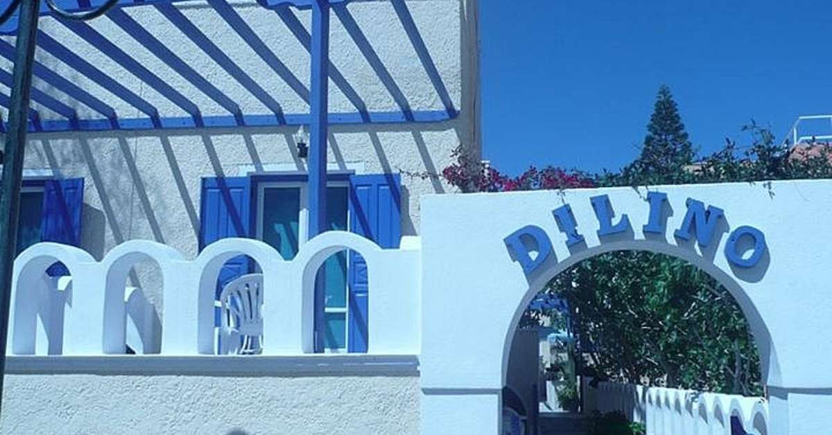 Een foto van de buitenkant van Dilino Hotel