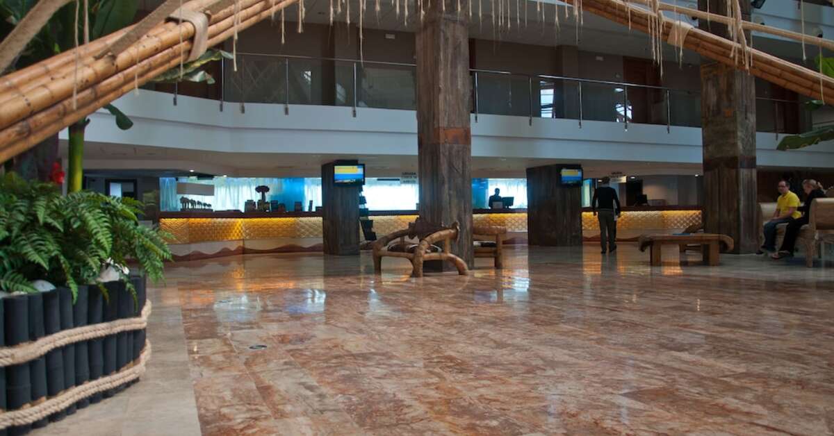 Een foto van het interieur van Holiday Polynesia Hotel