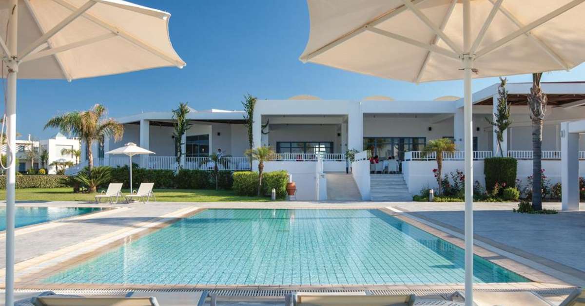 Een foto van het zwembad bij Atlantica Beach Resort Kos