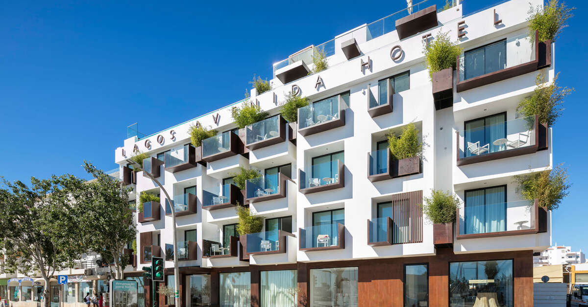 Een foto van de buitenkant van Lagos Avenida Hotel