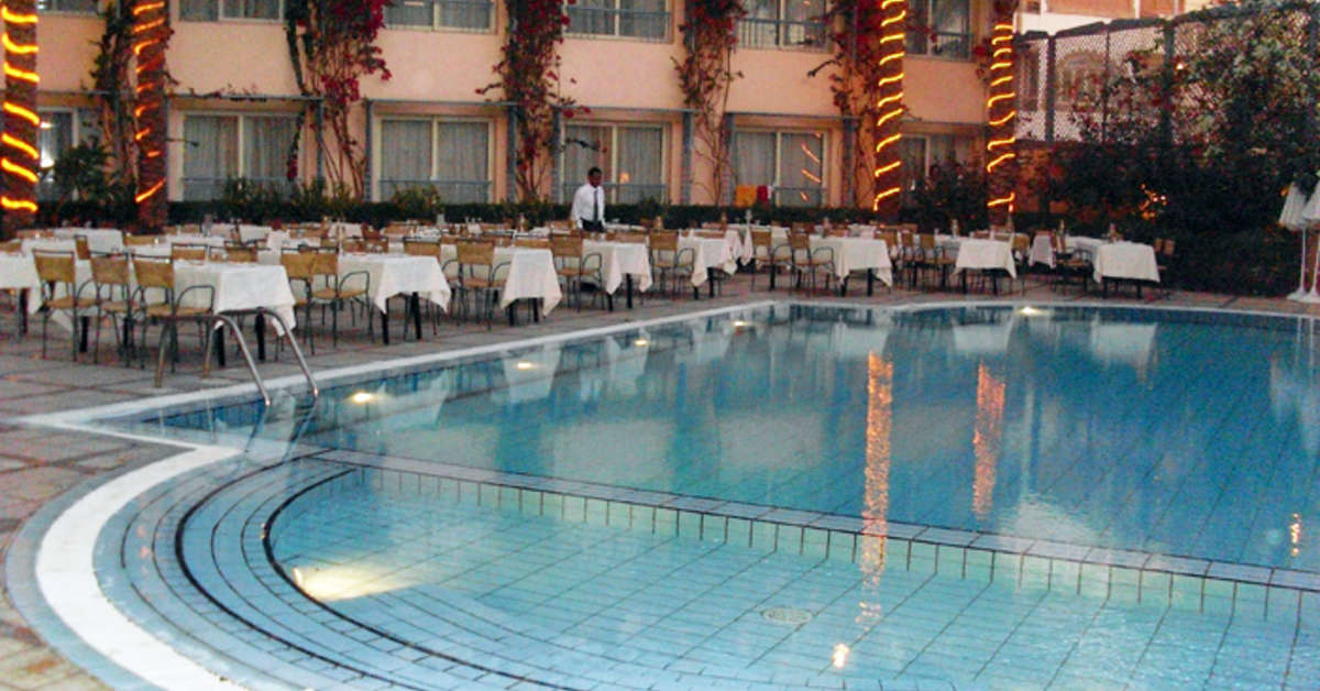 Een foto van het zwembad bij Sea Garden Hotel