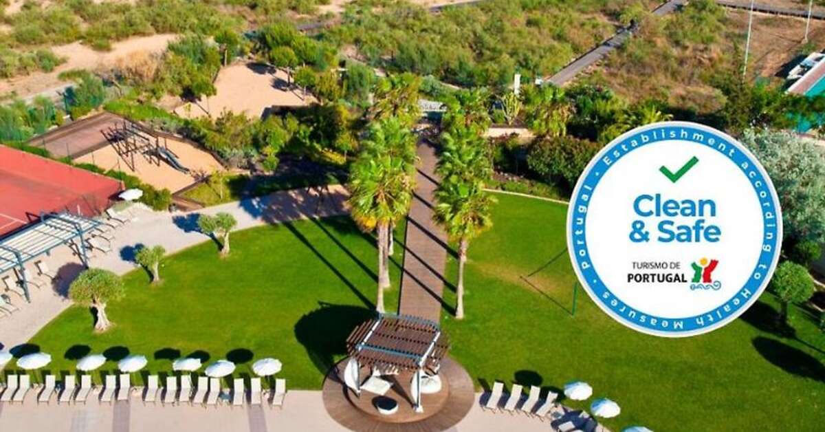 Een foto van het zwembad bij Ozadi Altura Beach Resort