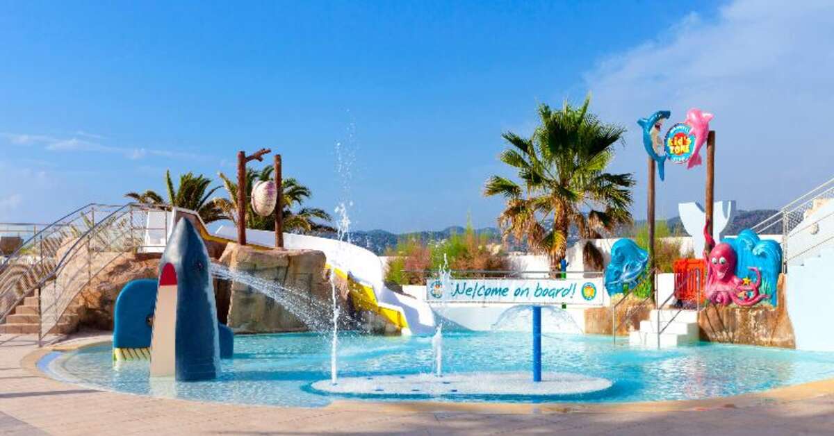 Ein Foto vom Pool im Marvell Club Aparthotel