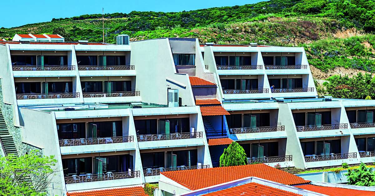 Een foto van de buitenkant van Xenios Theoxenia Hotel