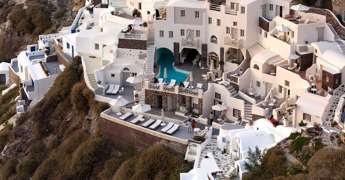 Een foto van de buitenkant van Oia Mare Villas