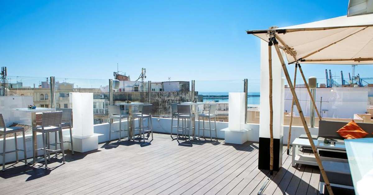 Een foto van het terras bij Soho Bahia Malaga Hotel