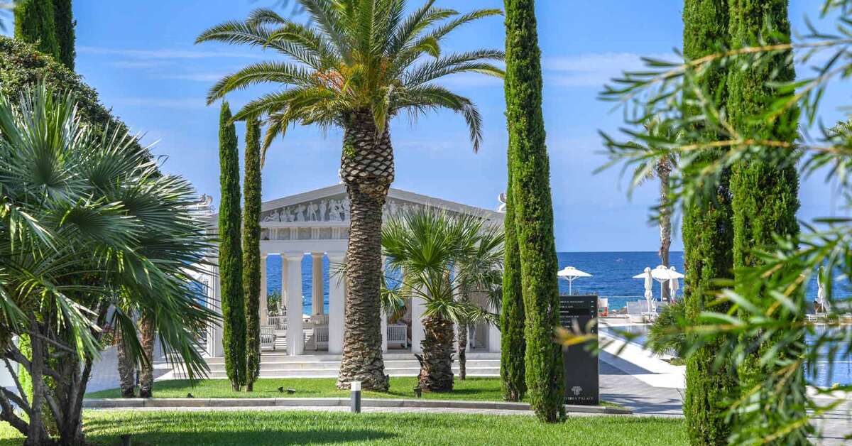 Een foto van het terras bij Hotel Potidea Palace