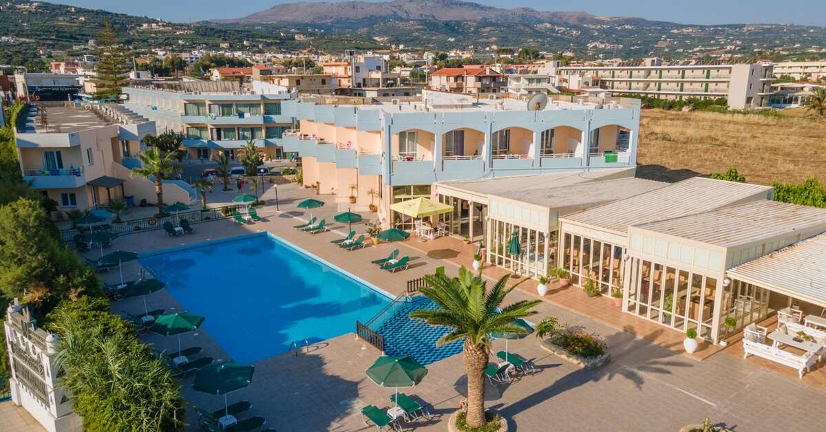 Een foto van het zwembad bij Kathrin Beach Hotel