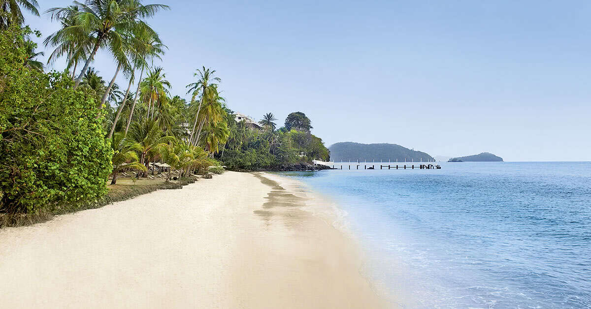 Een foto van het strand bij Cape Panwa Hotel
