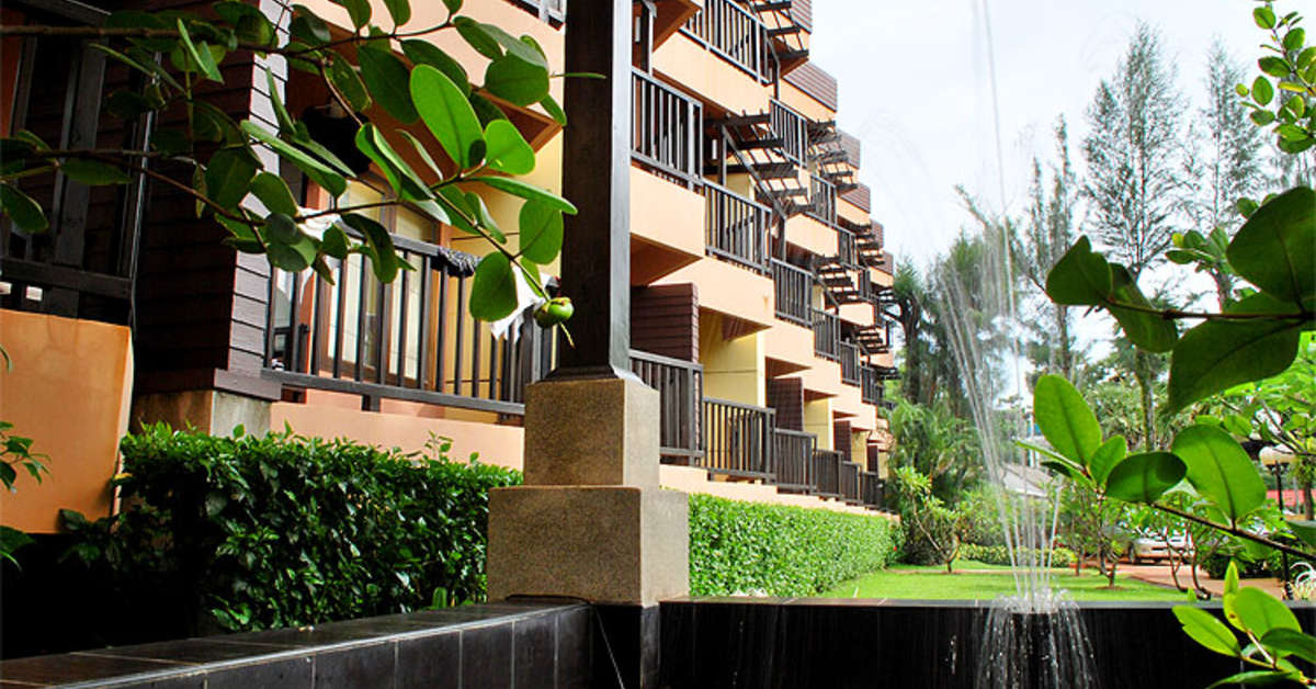 Een foto van de buitenkant van Phuket Island View Hotel