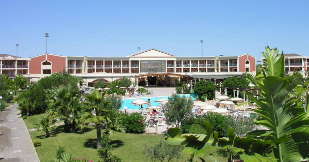 Een foto van het zwembad bij Akiris Resort