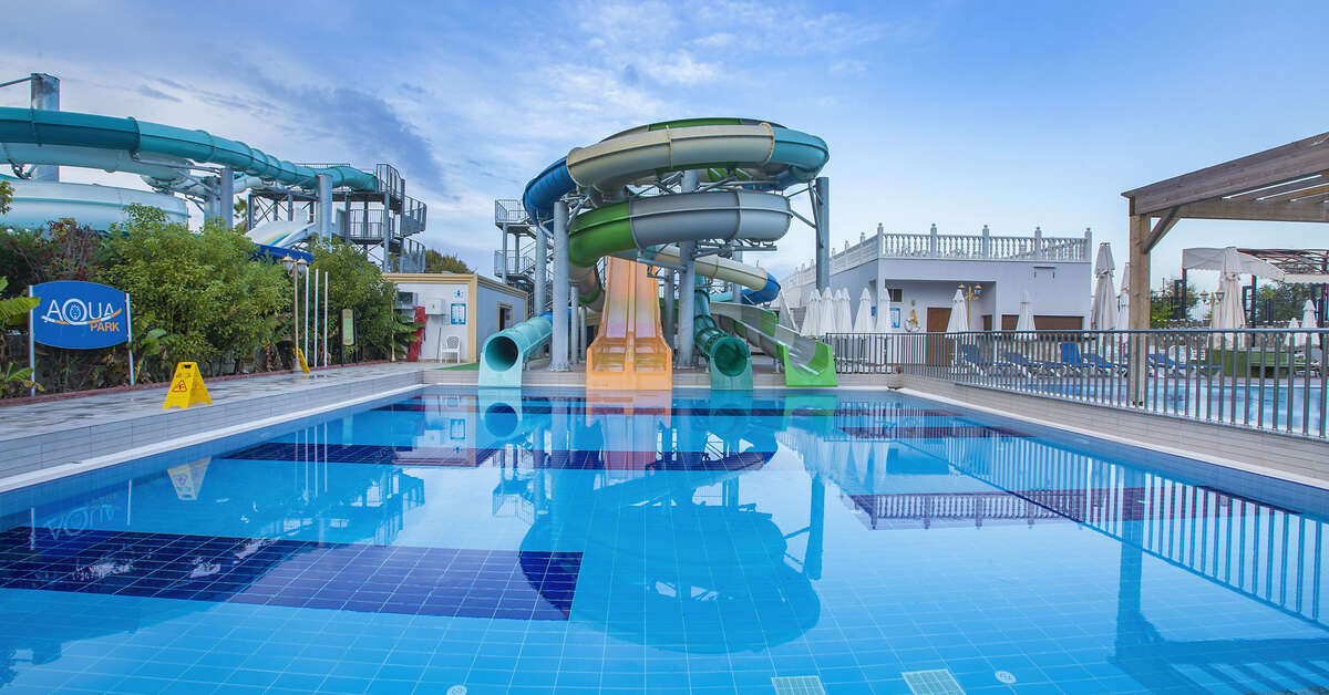 Een foto van het zwembad bij J'adore Deluxe Hotel & Spa