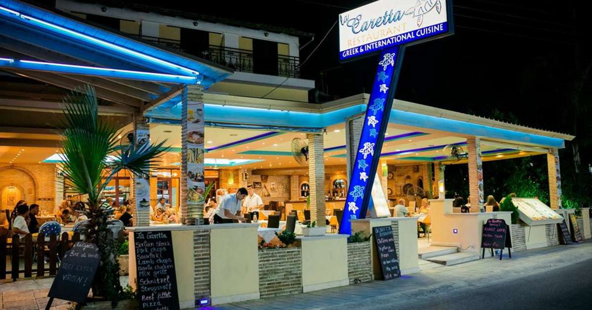 Een foto van het terras bij La Caretta