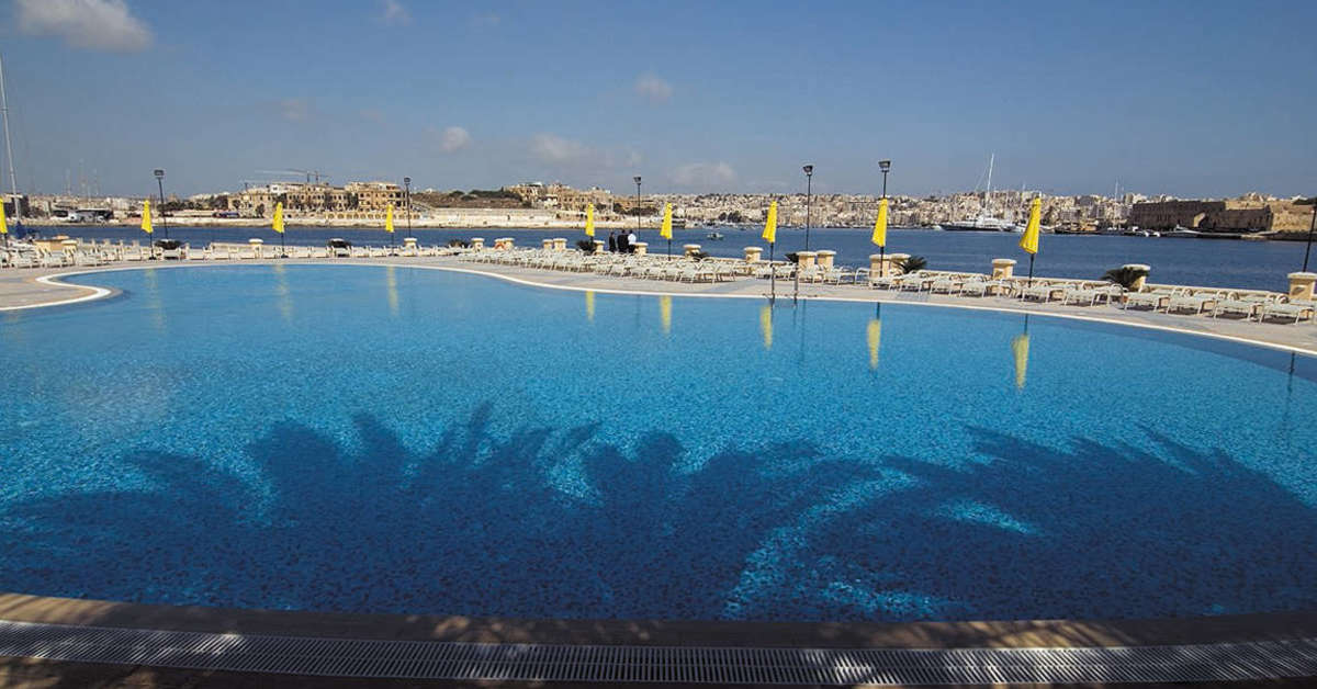 Ein Foto vom Pool im Grand Hotel Excelsior