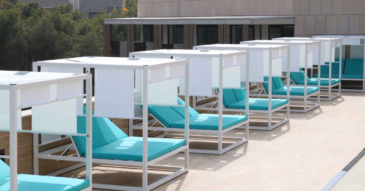Ein Foto von der Terrasse im Golden Costa Salou Adults Only