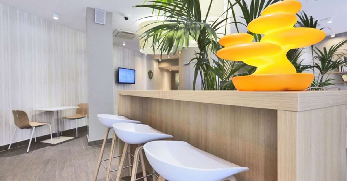 Een foto van de faciliteiten bij Hotel Kyriad Paris Montmartre