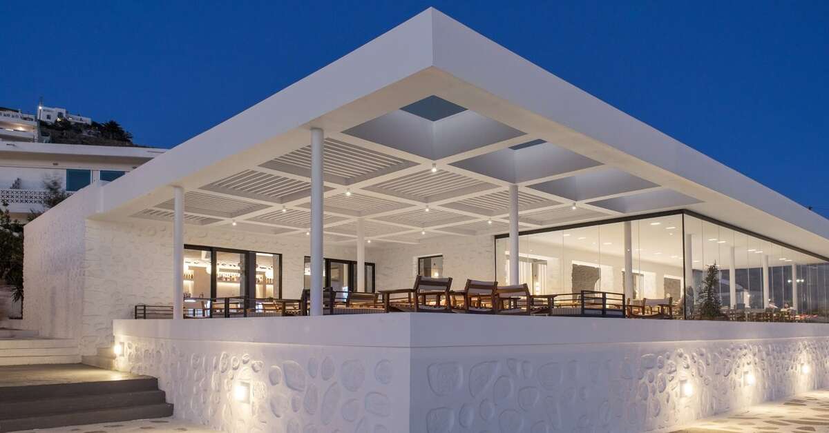 Een foto van het terras bij The Alkistis Hotel