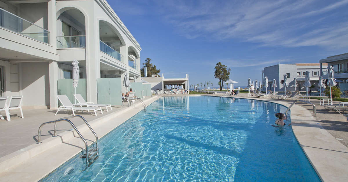 Een foto van het zwembad bij TUI Blue Lagoon Princess