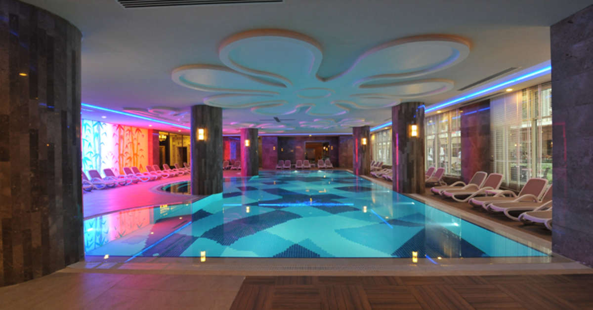 Ein Foto vom Pool im Kirman Hotels Belazur Resort & Spa