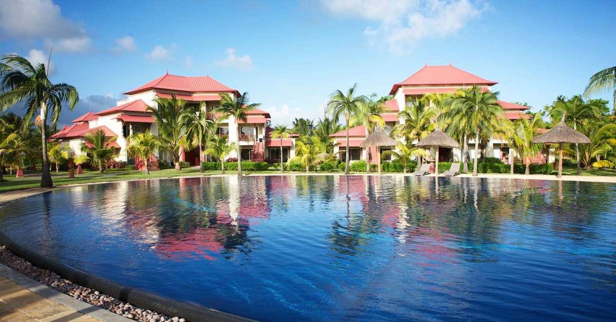 Een foto van het zwembad bij Tamassa Resort