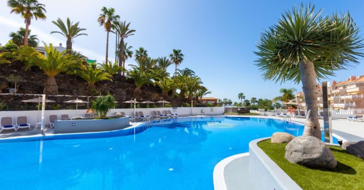 Een foto van het zwembad bij Tropical Park Appartementen