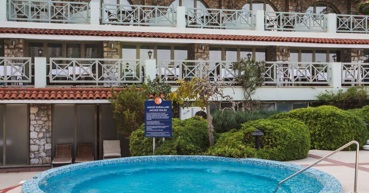 Een foto van het zwembad bij Hotel Marti La Perla