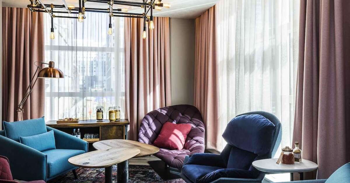 Een foto van het interieur van Novotel London Canary Wharf