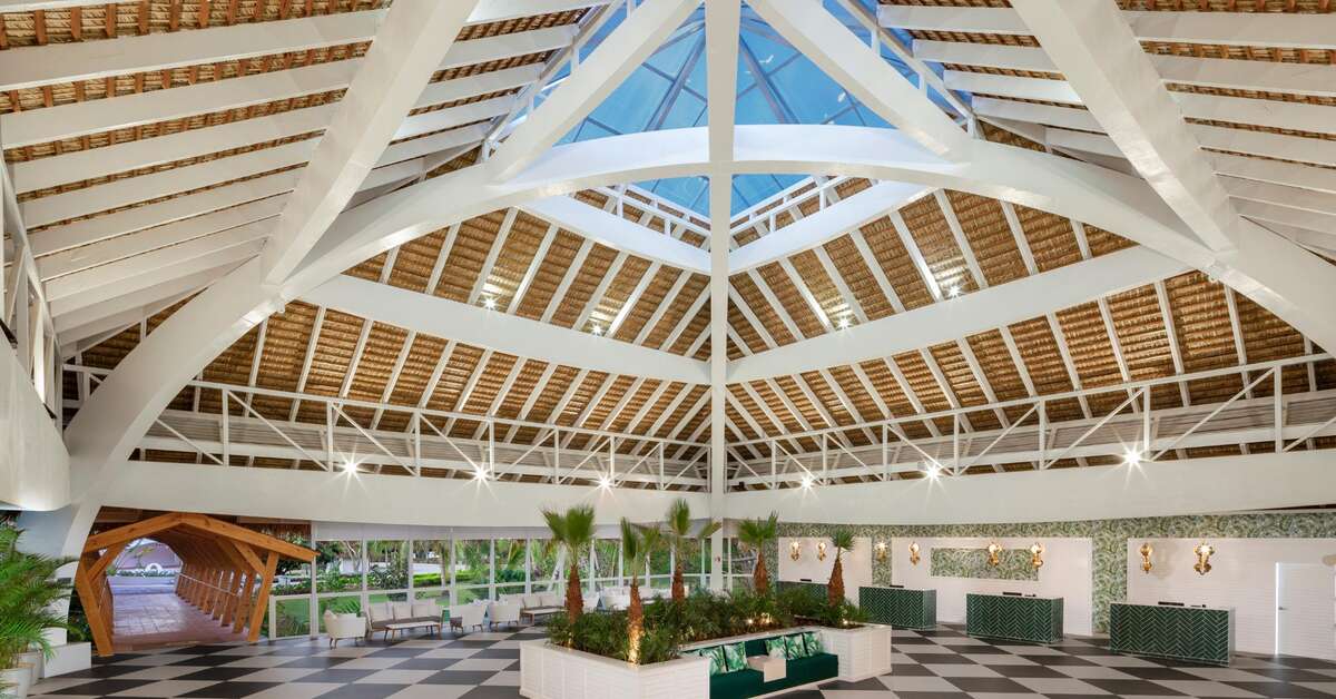 Een foto van het interieur van Grand Sirenis Punta Cana Resort