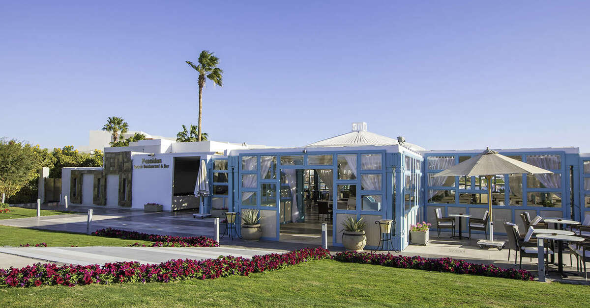 Een foto van de buitenkant van Sunrise Crystal Bay Resort