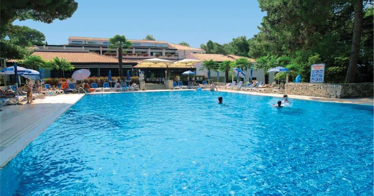 Een foto van het zwembad bij Villa Galijot Plava Laguna