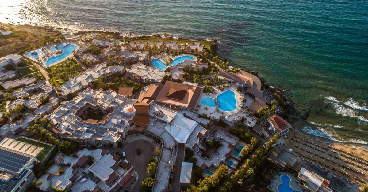 Een foto van het zwembad bij Ikaros Beach Luxury Resort & Spa