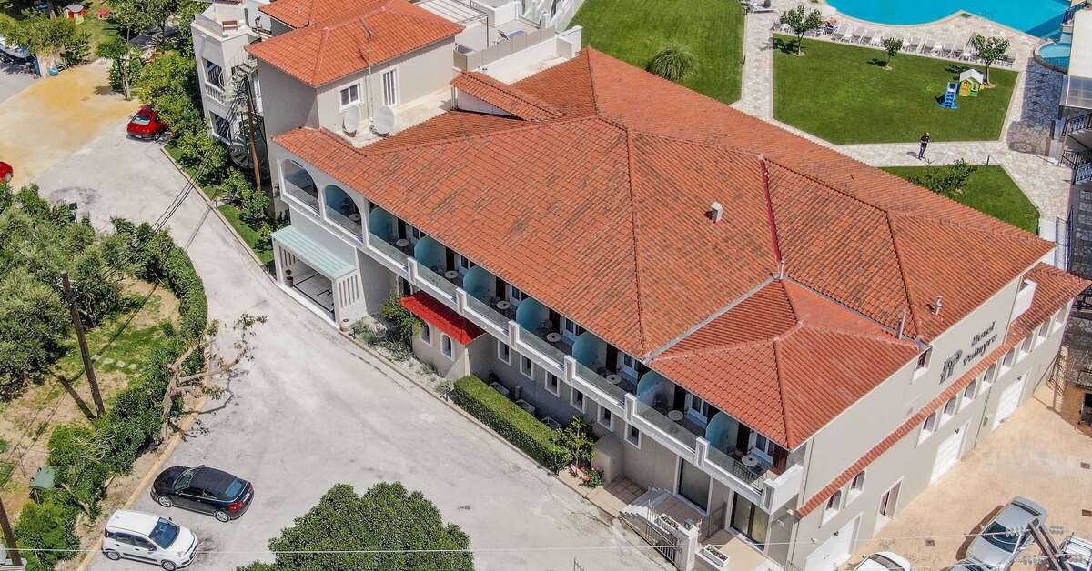 Een foto van de buitenkant van Hotel Palmyra