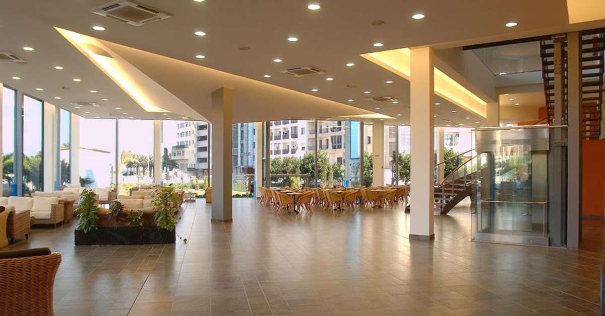 Een foto van het interieur van Aparthotel Xon's Playa