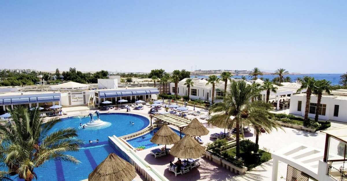 Een foto van het zwembad bij Maritim Jolie Ville Resort & Casino
