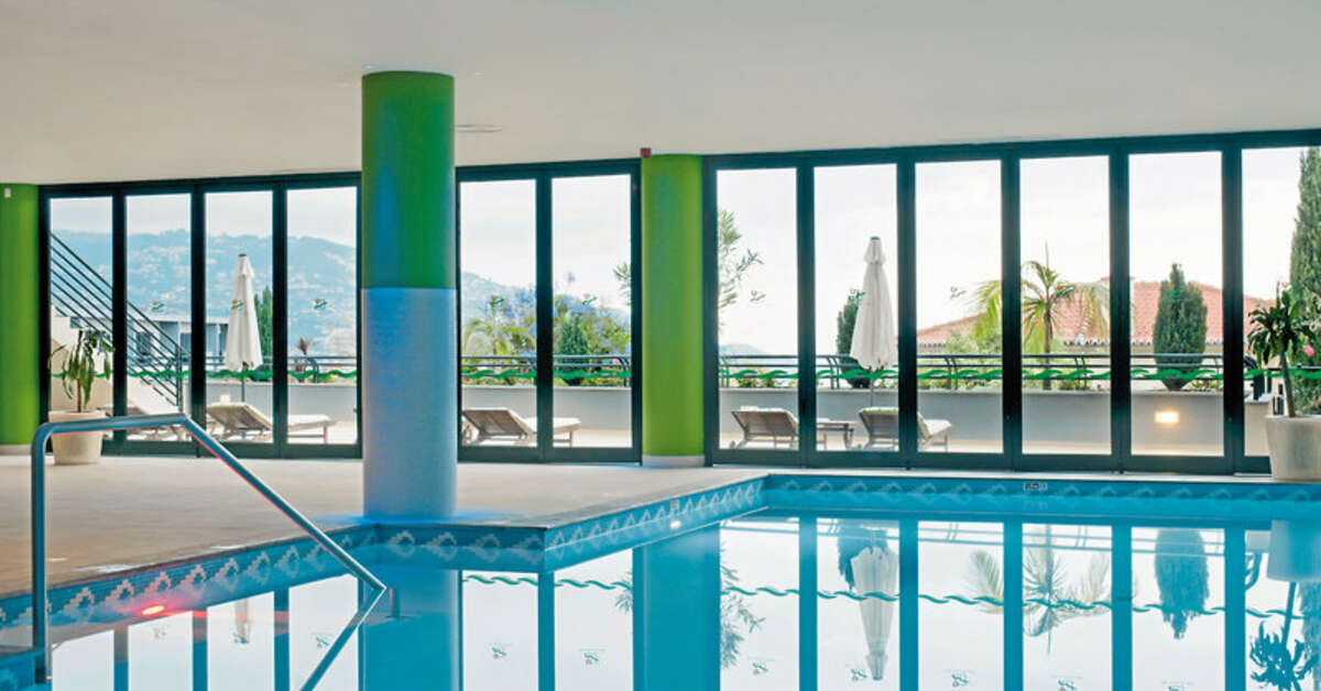 Een foto van het zwembad bij Hotel Madeira Panoramico