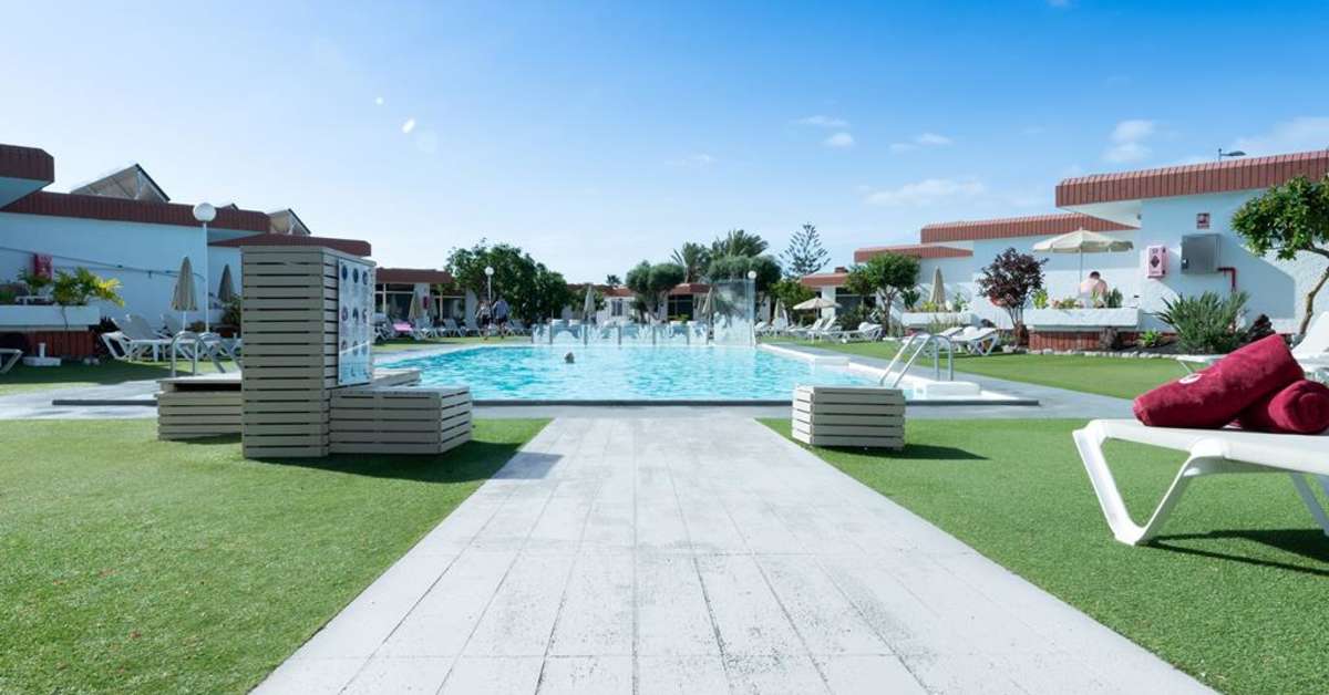 Een foto van het zwembad bij Bungalows Dona Rosa