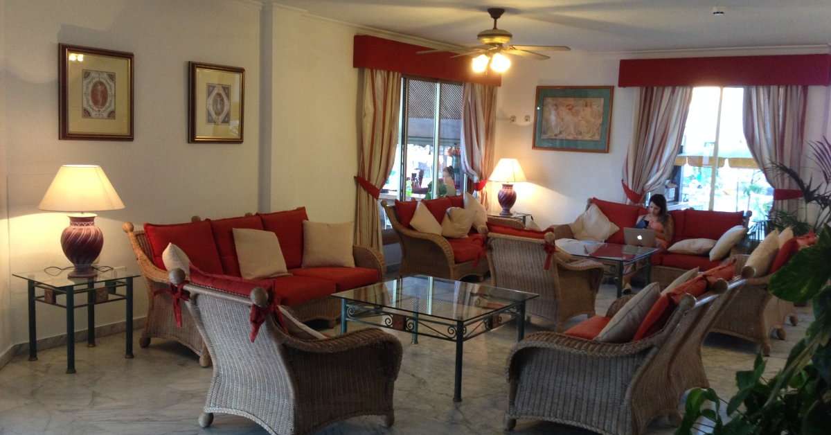 Een foto van het interieur van Aparthotel Neptuno