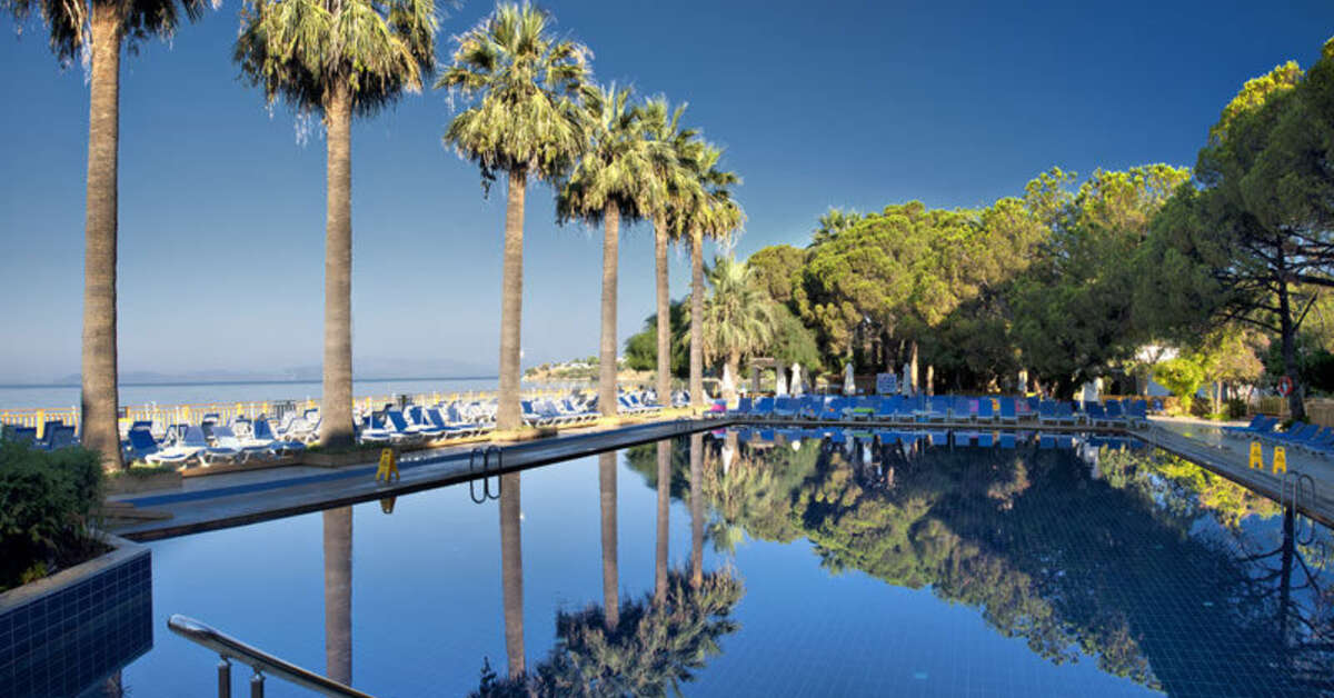 Een foto van het zwembad bij Ömer Prime Holiday Resort