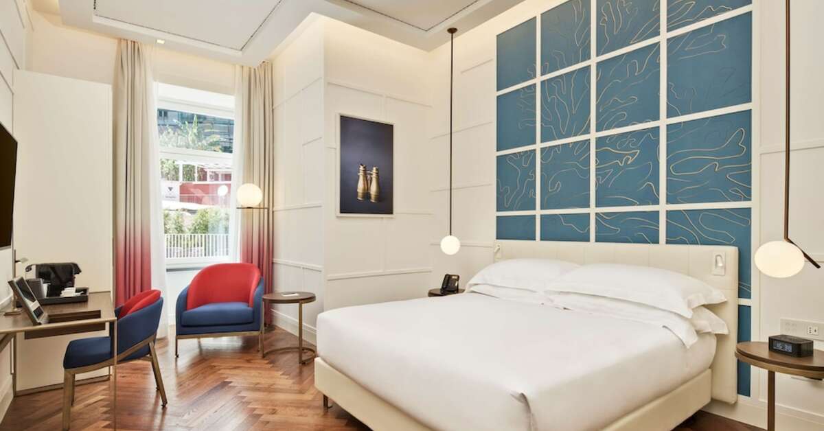 Ein Foto De Bonart Naples Curio Collection by Hilton