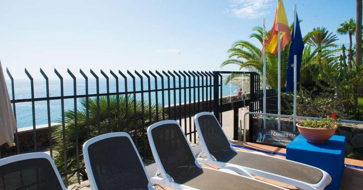 Een foto van het terras bij Appartementen Los Caribes I