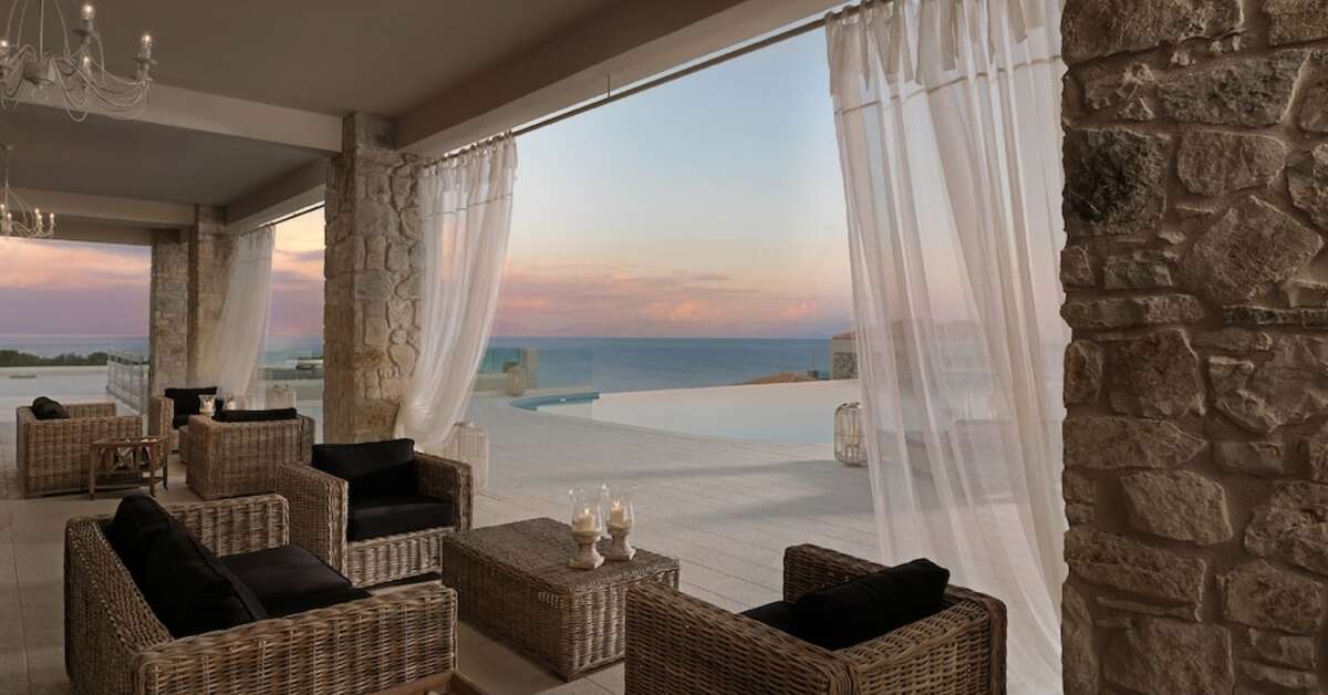 Een foto van het terras bij Camvillia Resort
