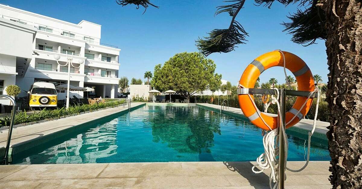 Een foto van het zwembad bij Alegria Costa Ballena