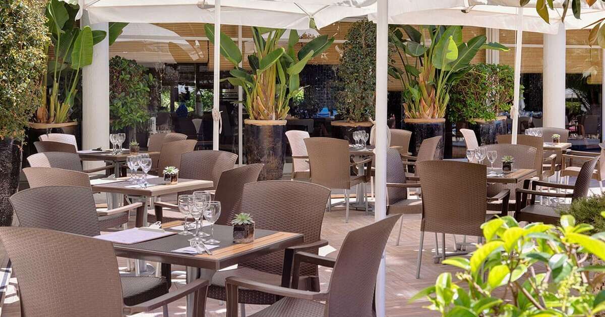 Een foto van het terras bij H10 Vintage Salou