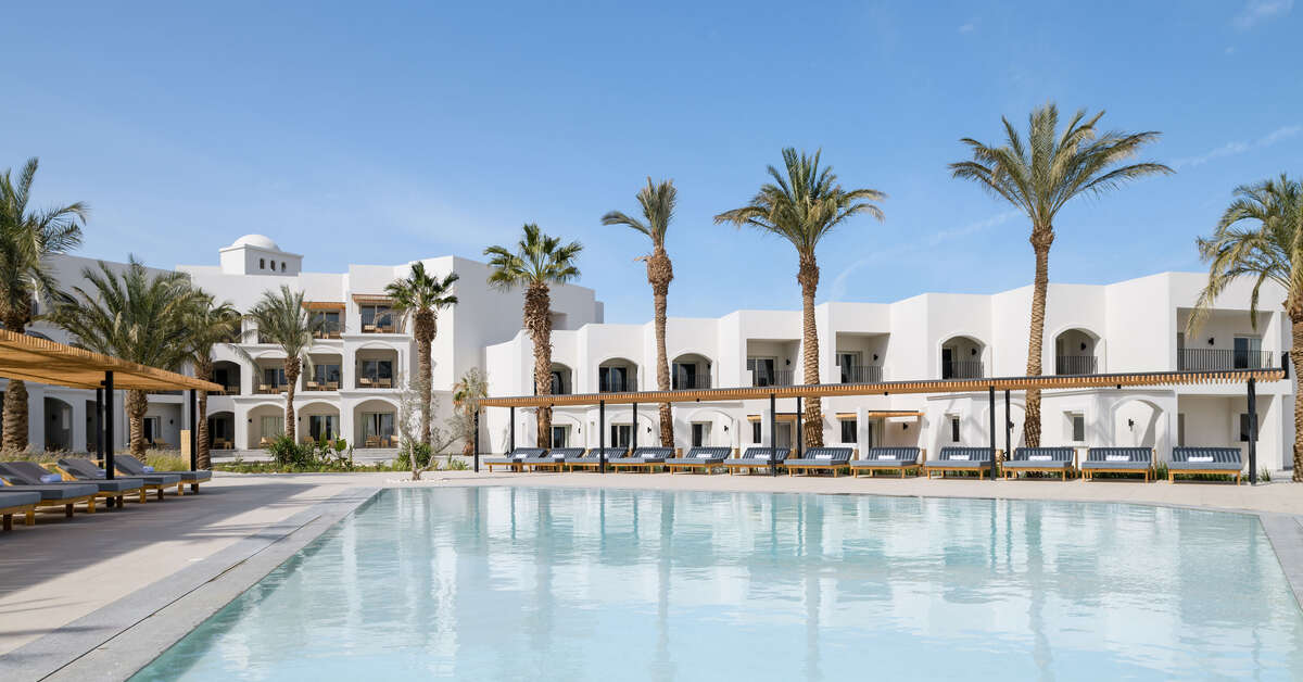 Een foto van het zwembad bij Serry Beach Resort