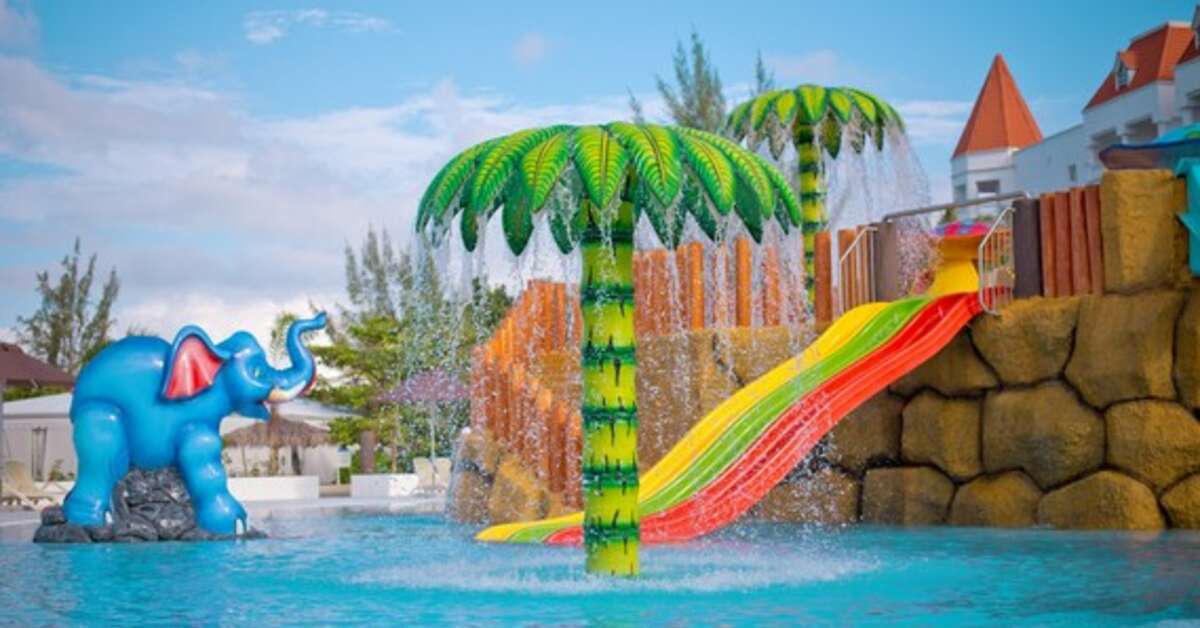 Een foto van het zwembad bij Grand Bahia Principe Jamaica