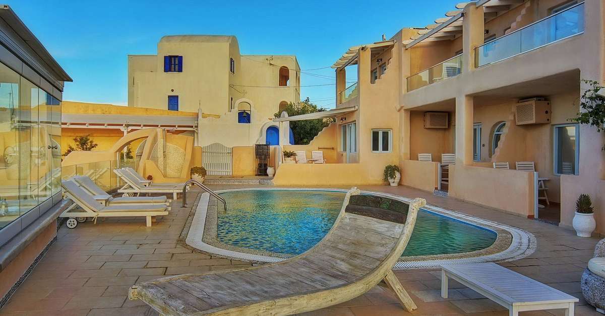 Een foto van een overzicht van Suites Of The Gods Hotel