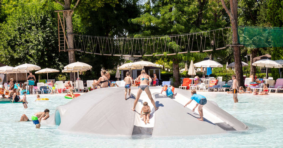 Een foto van het zwembad bij Camping Altomincio