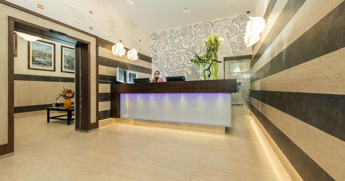 Een foto van het interieur van Hotel des Artistes