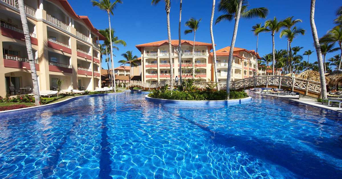 Een foto van het zwembad bij Hotel Majestic Elegance Punta Cana